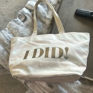 I do! Kate spade purse